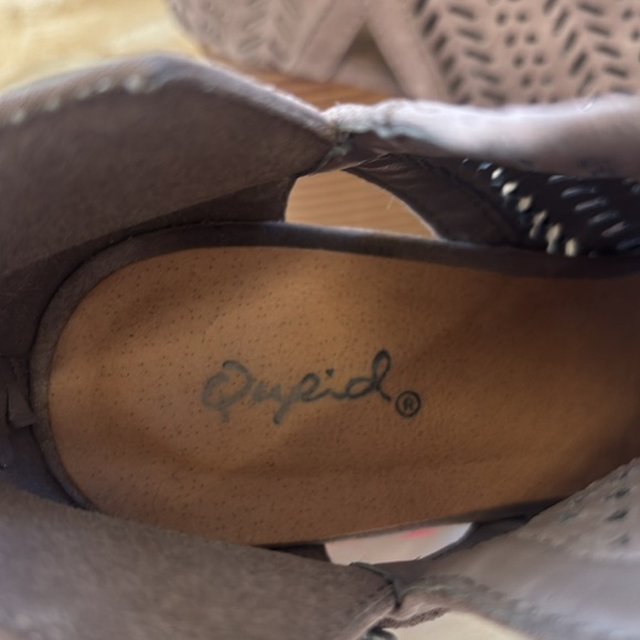 Brown Peep-Toe Block Heel Sandals Size 8 1/2 - Picture 2 of 6